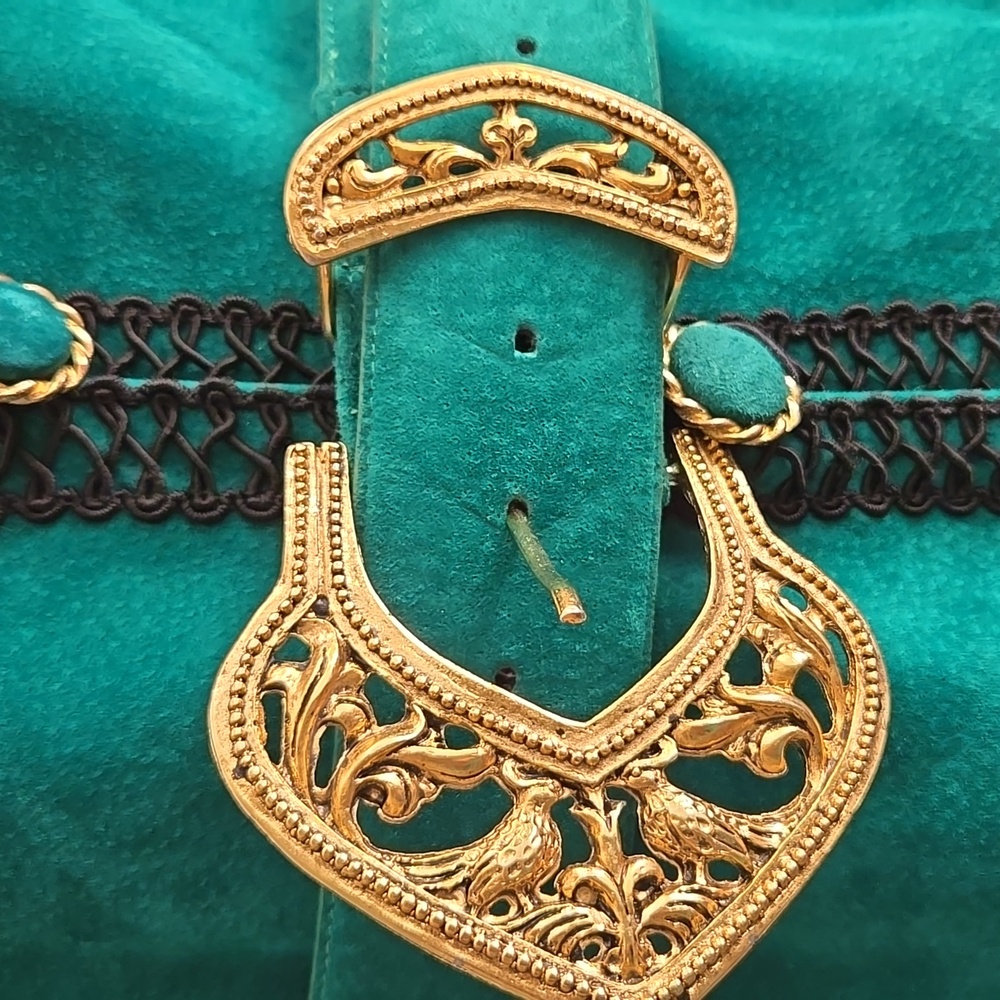 ⭐️ Host Pick ⭐️Danier Leather |  Suede Green Belted Skirt Set - Picture 11 of 14